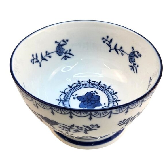 Blue & White Porcelain Serving Bowl By Royal China 6.25 wide x 4' tall - Picture 10 of 10